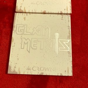 Glam metal eyeshadow palette